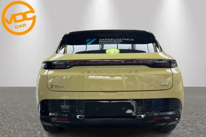 Car image 4
