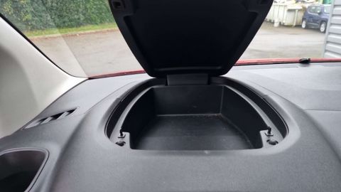 Car image 38