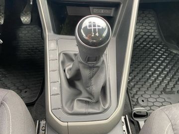 Car image 30