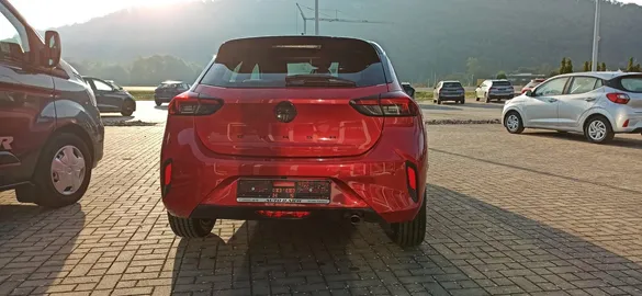 Car image 5