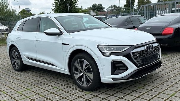 Audi Q8 50 quattro S-line 250 kW image number 2