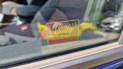 Car image 26