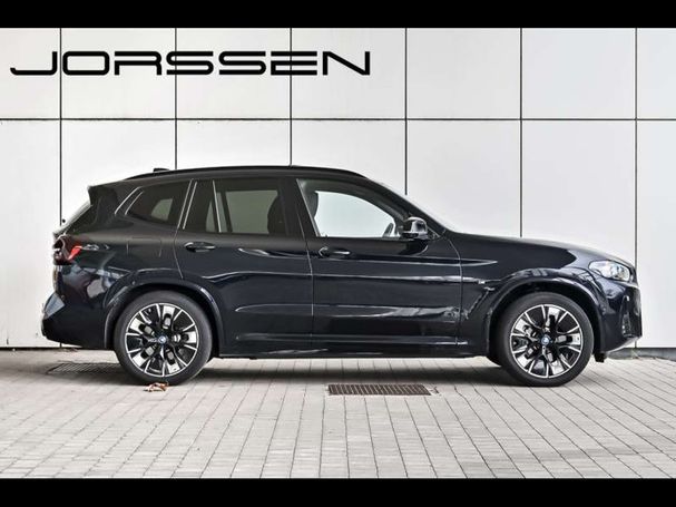 BMW iX3 M Sport 210 kW image number 2