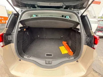 Car image 29
