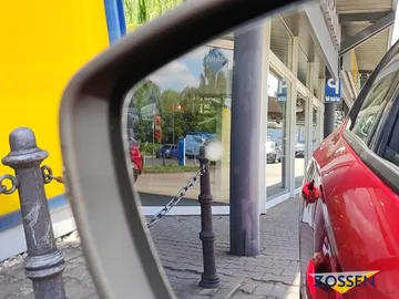 Car image 27