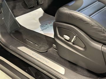 Car image 30