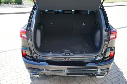 Car image 38