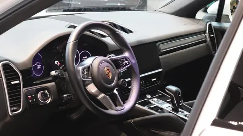 Car image 5