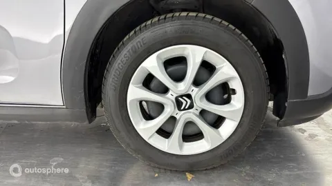 Car image 20