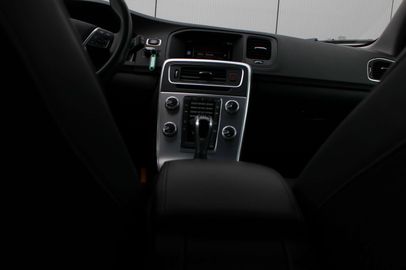 Car image 35