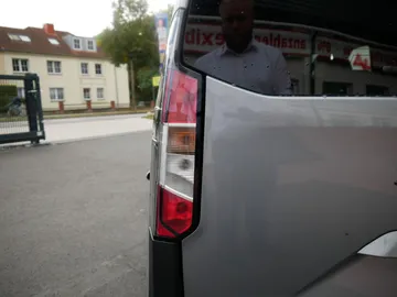 Car image 37