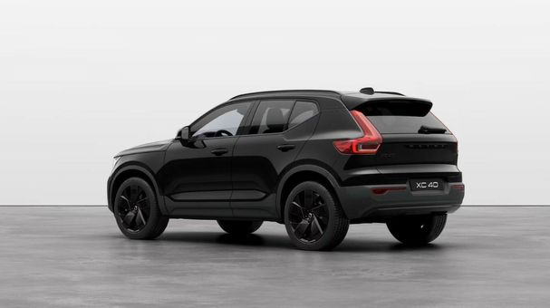 Volvo XC40 B4 Plus Black 145 kW image number 2