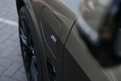Car image 37