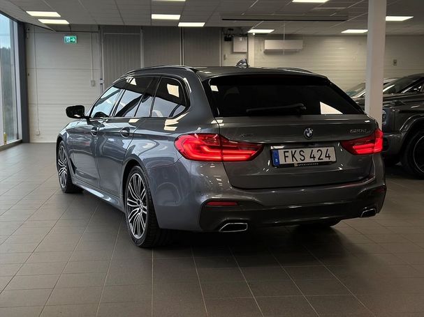 BMW 520d Touring xDrive 141 kW image number 4