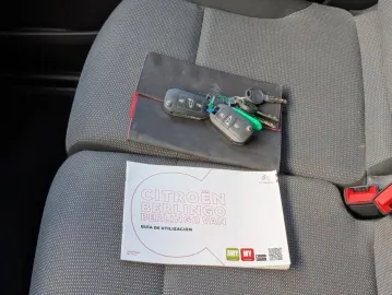 Car image 26