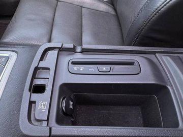 Car image 30