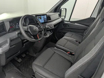 Car image 34