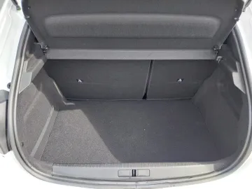 Car image 33