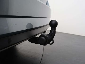 Car image 36