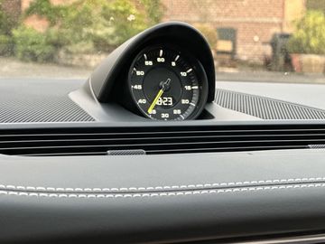 Car image 28