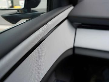 Car image 48