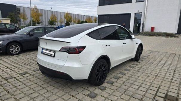 Tesla Model Y AWD 378 kW image number 4