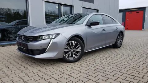 Car image 25
