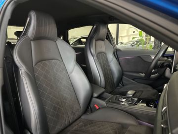 Car image 30