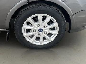 Car image 34
