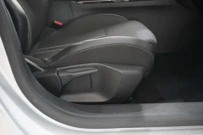 Car image 48