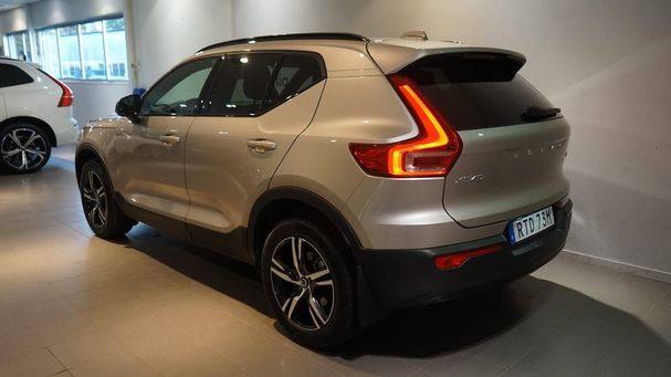 Volvo XC40 B3 Plus Dark 120 kW image number 2