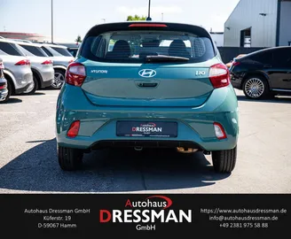 Car image 4
