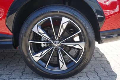 Car image 32