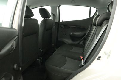 Car image 19