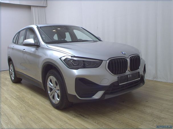 BMW X1 sDrive20i Advantage 141 kW image number 2