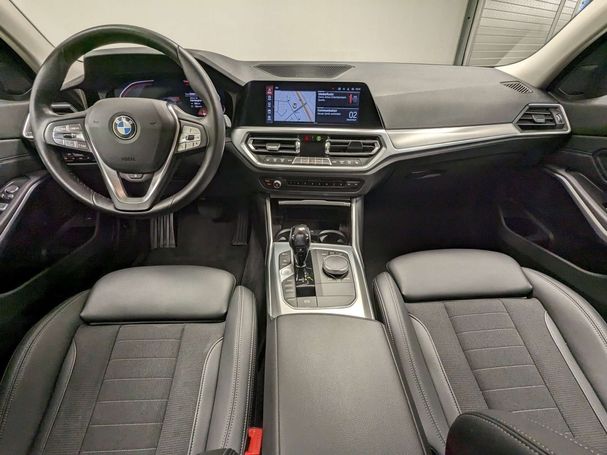 BMW 320d Touring 140 kW image number 8