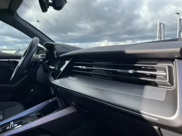 Car image 32
