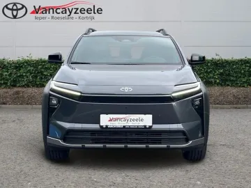 Car image 2