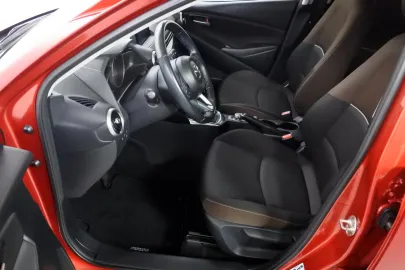 Car image 4