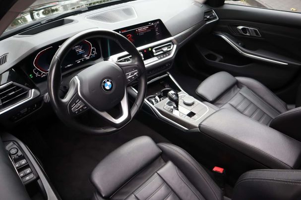 BMW 330 Touring xDrive 185 kW image number 5