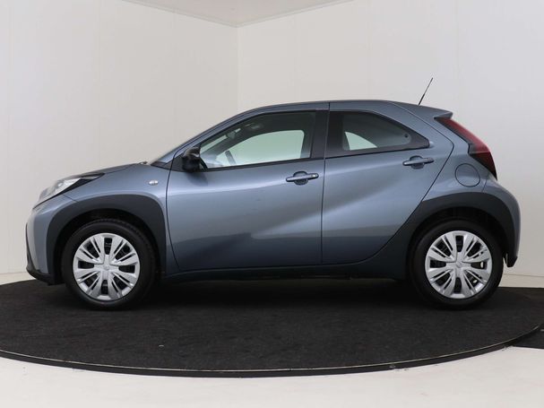 Toyota Aygo X 1.0 VVT-i 53 kW image number 3