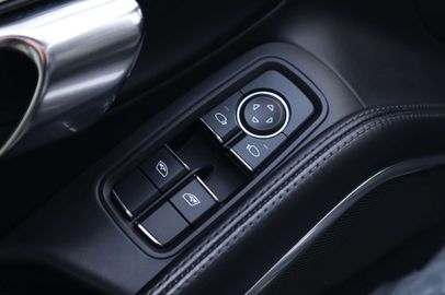 Car image 33