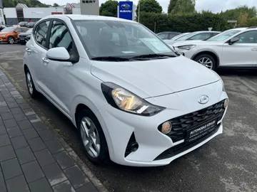Car image 2