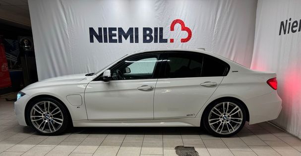 BMW 330e M Sport 185 kW image number 4