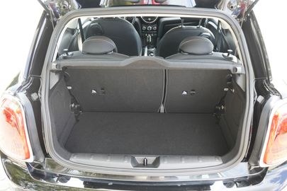 Car image 27