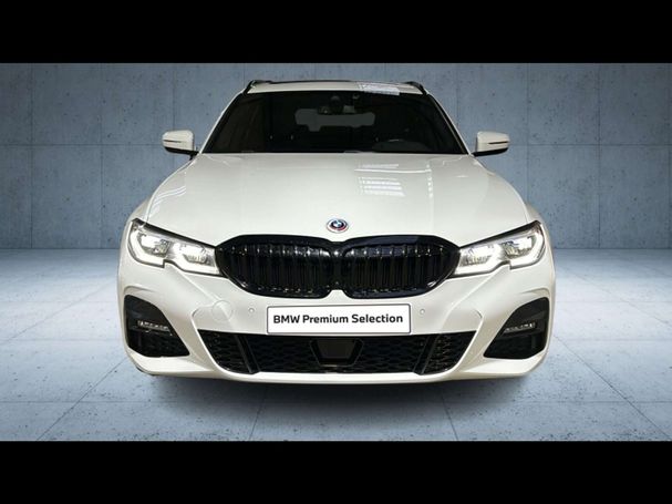 BMW 330 Touring M Sport 137 kW image number 16