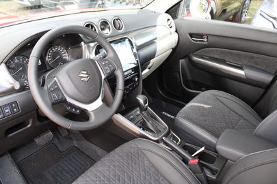 Car image 11