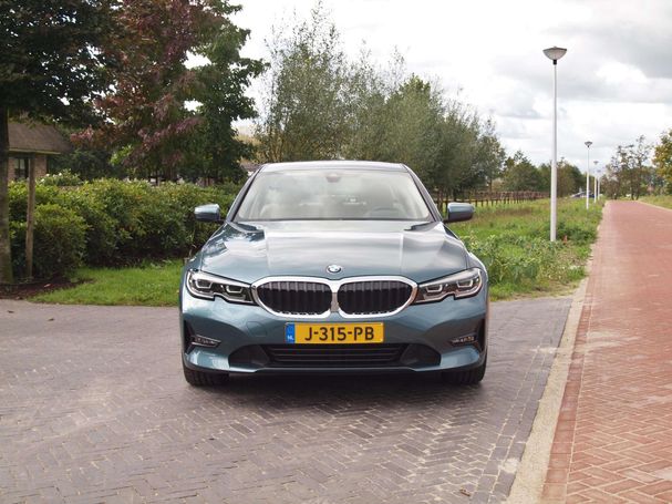 BMW 330 215 kW image number 3