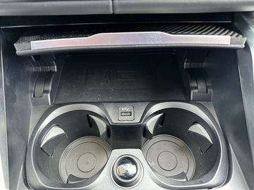 Car image 31