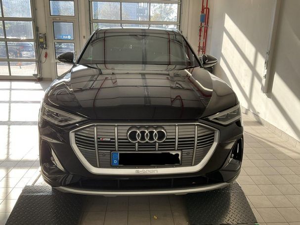 Audi e-tron 55 S-line 300 kW image number 3